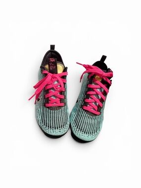 Nike Kids Mint Knit Sneakers with Hot Pink Laces